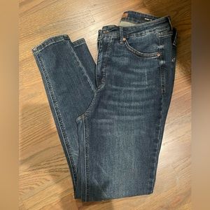 Judy Blues! Who’s in control tummy control!